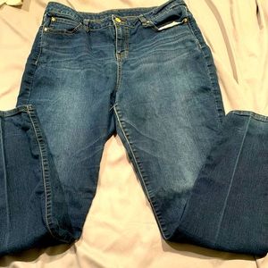 Jennifer Lopez high rise jeans